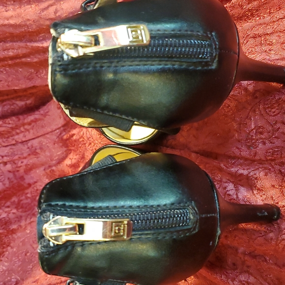 Liz Claiborne heels - Picture 2 of 3